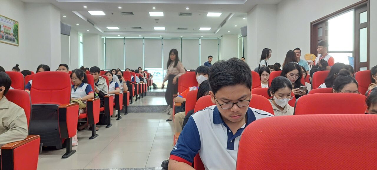 Quang cảnh hội thảo.