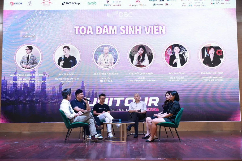 Tọa đàm sinh viên tại chương trình